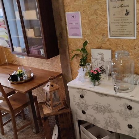 Le Laboratoire Shabby Chic De La Parfumerie Du Manoir Chavagne Luaran gambar